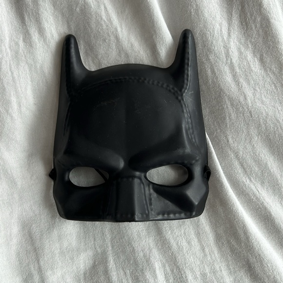 kids Batman Costume (size Small) - Picture 3 of 4